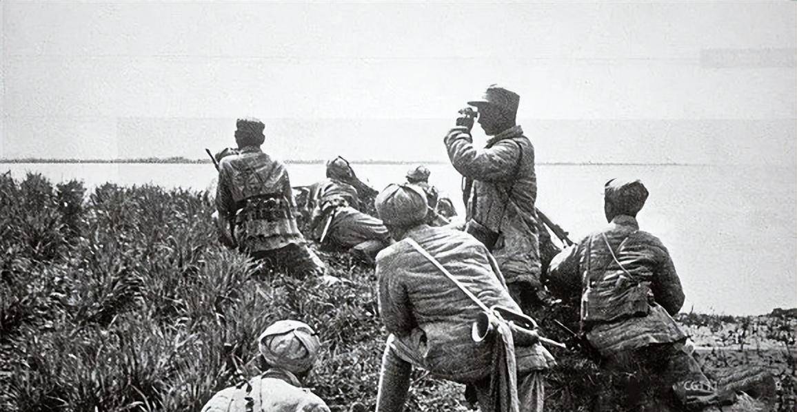 无奈之下,黄维只得拿出了自己手下王牌部队第18军第11师.