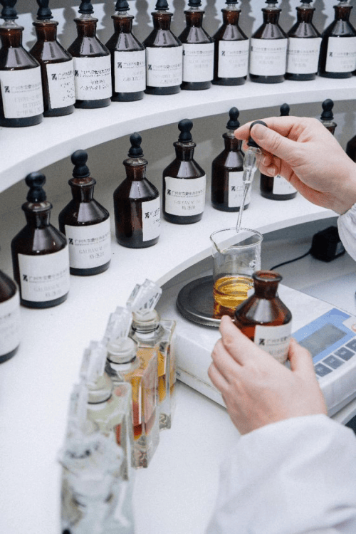 香水品牌的战略伙伴:广州香水oem代加工如何助力品牌发展?