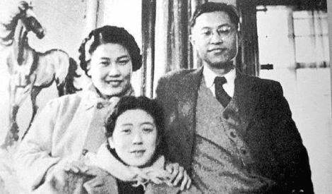 《雷雨》中的混乱家庭,实则是曹禺的真实生活,生活比作品更狗血_周萍