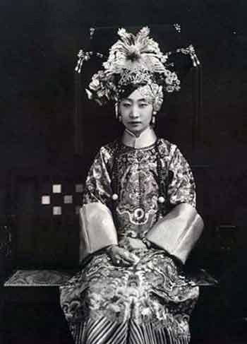 末代皇后婉容的两位母亲恒香和金仲馨