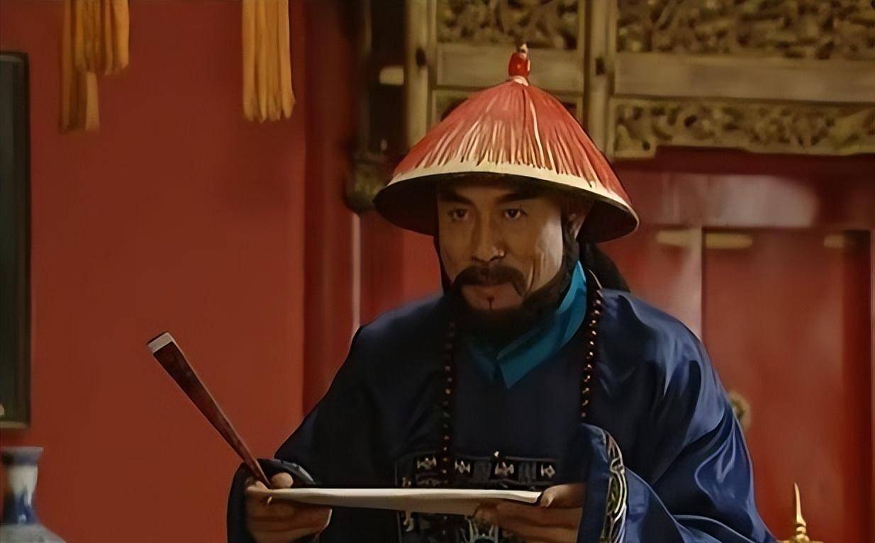 就拿《雍正王朝》里的一些事例来说:其一:年羹尧在血洗江夏镇时搂草打