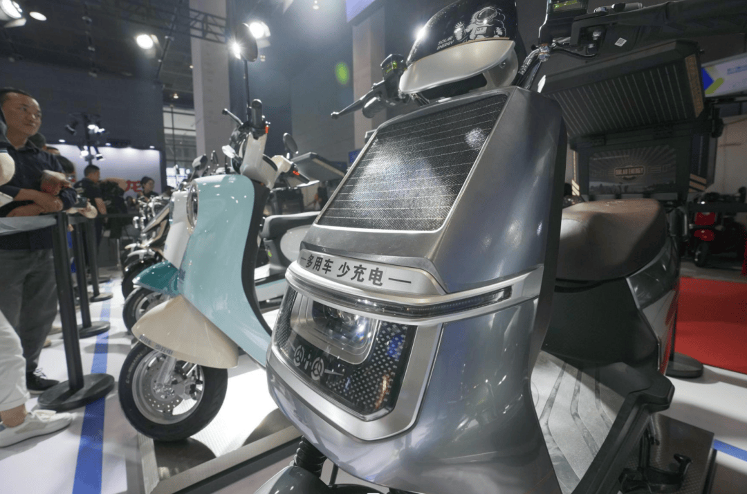 太阳能电动车亮相无锡展,新赛道,新蓝海,新商机!