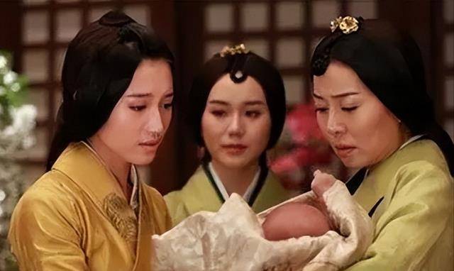 回宫之后的武则天不久便生下龙子,母凭子贵,这一孩子稳固了武则天在