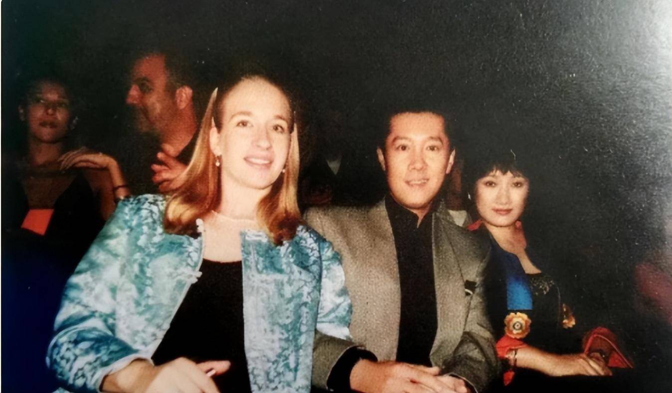 原来她才是蔡国庆背后的贵人,藏了30年的妻子,为其生俩优秀儿子