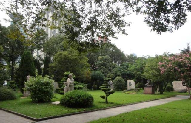 解密万国公墓:曾经上海有钱人,社会精英的长眠之地