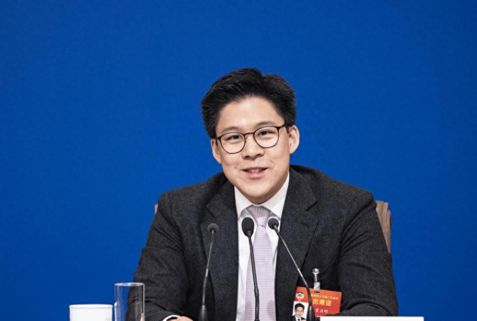 朱玲玲:一家三姐妹,姐姐比她还美,老公一个比一个有钱!