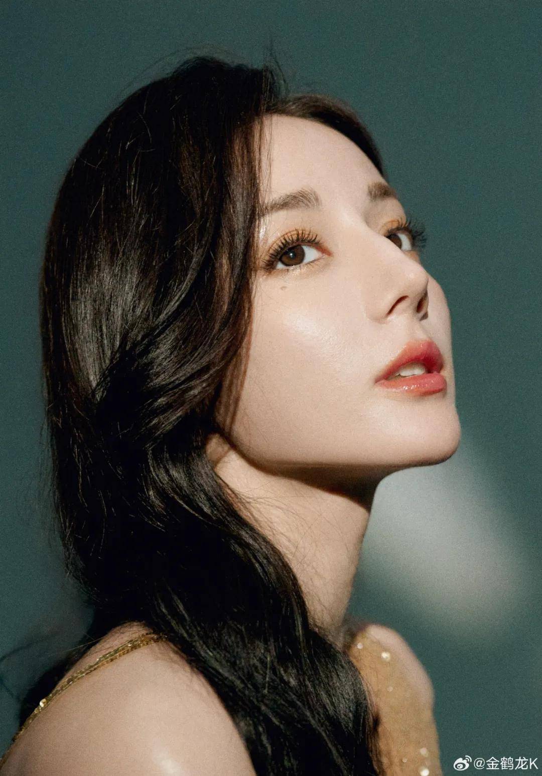 赵露思近照美爆全网:内娱普女脸居然变豪门千金颜!