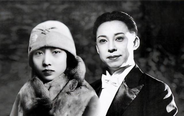 1930年福芝芳挺着孕肚,拦着丈夫和孟小冬:我是大房,不许她守孝