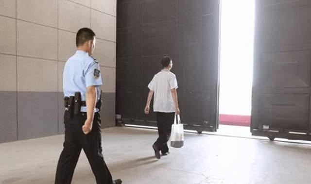 2011年,男子出狱后爱上漂亮离异女,发现女友与表哥奸情连杀4人_刘云安