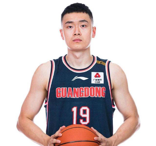 广东宏远旧将重回赛场,马力克加盟湖南勇胜队谋篮坛新篇章