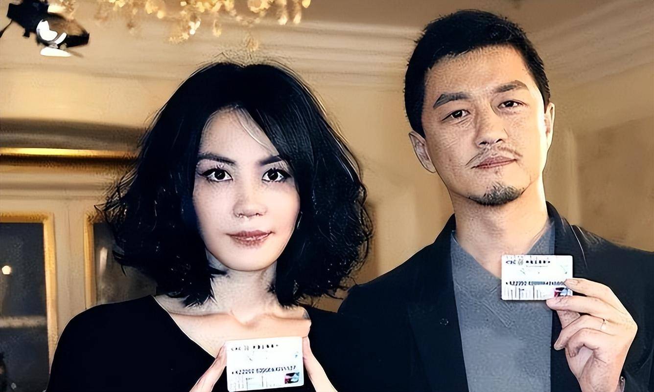 李亚鹏让女儿出面,旁敲侧击想找王菲借钱,王菲却没有惯着李亚鹏