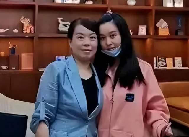 郭威亲生父庆生,回忆军旅岁月,唤起期待