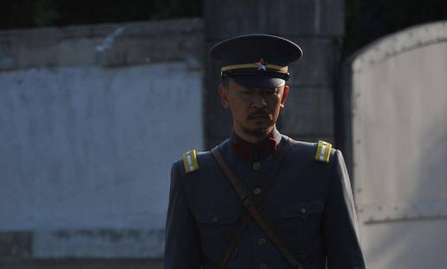 奉军大帅张作霖,也算一代枭雄,只向溥仪磕头跪拜,原因很简单