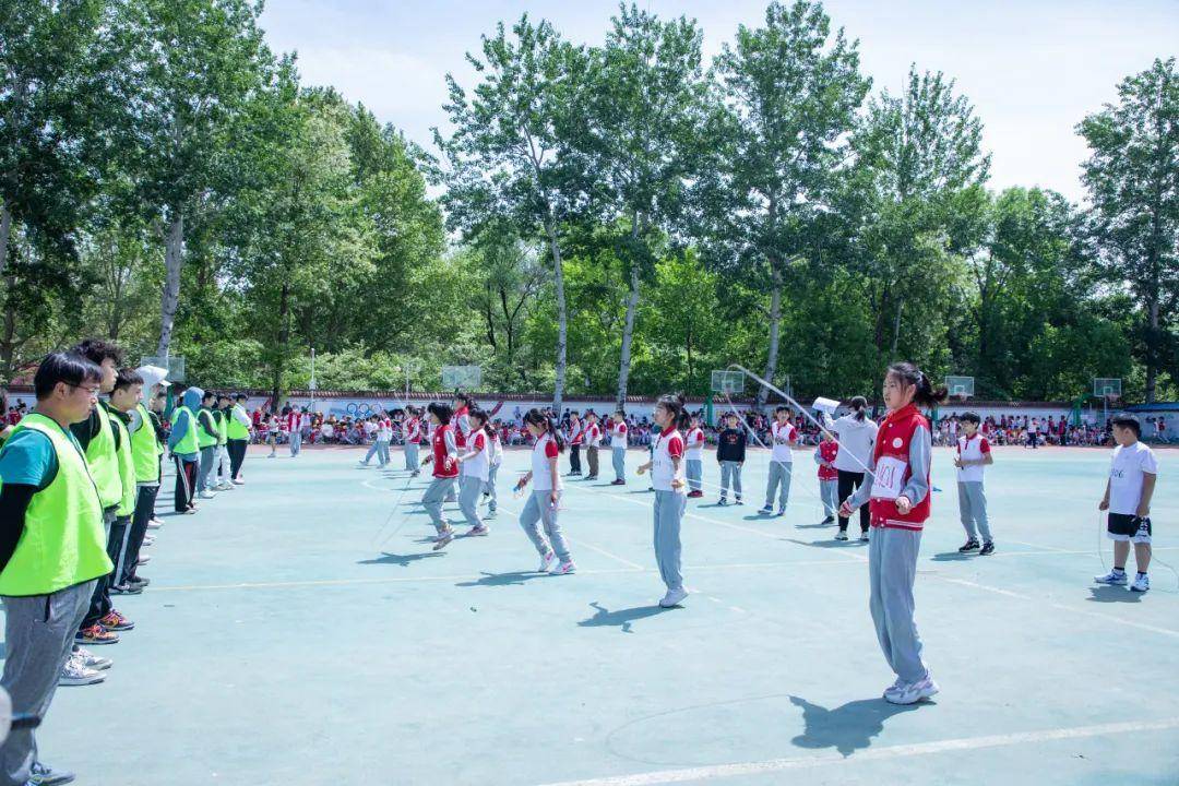 家校共育同创辉煌——顺义东风小学第20届田径运动会隆重举行