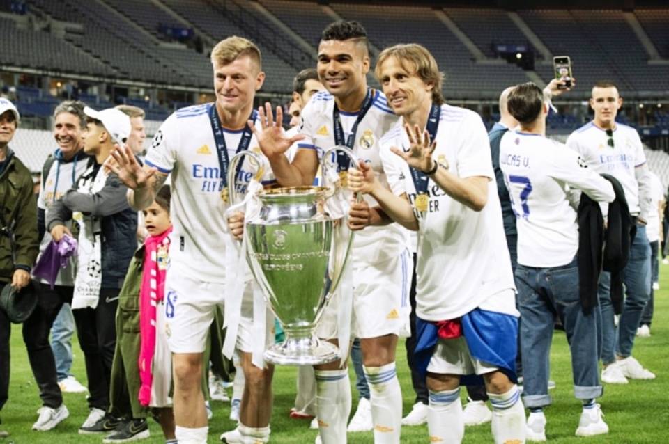 克罗斯宣布退役:辉煌生涯急流勇退_皇家马德里_职业球员_中场