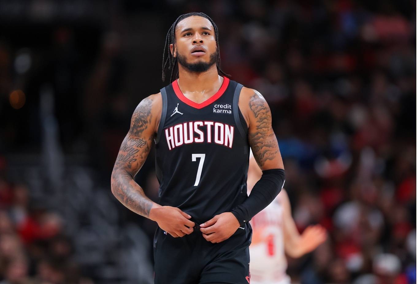 名记woj:火箭欲用探花签和一个未来首轮签向上交易,以拿下萨尔