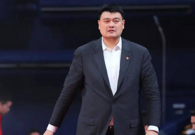 姚明演讲金句解析:停滞不前是最大错误