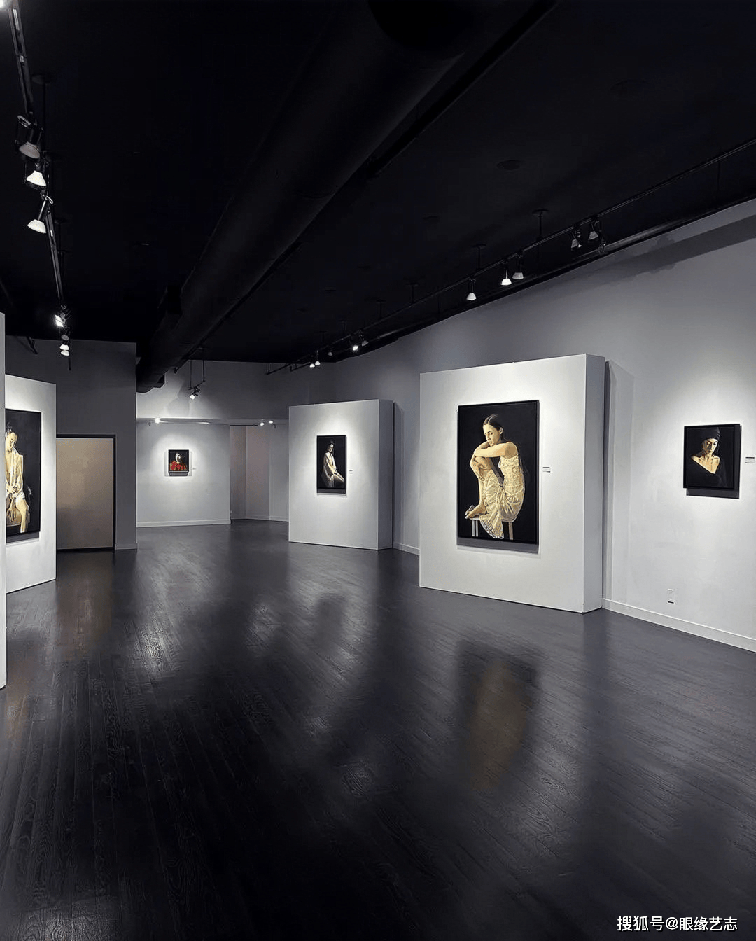 安妮-克里斯汀·罗达的画中没有微笑