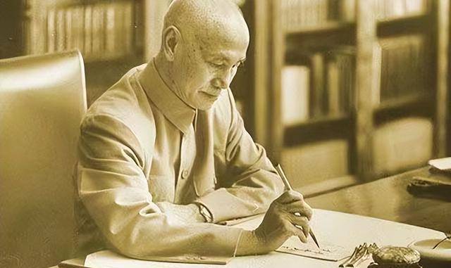 问生父是谁,戴季陶笑着拿出镜子,蒋纬国顿时大悟_蒋介石_姚冶诚_经国