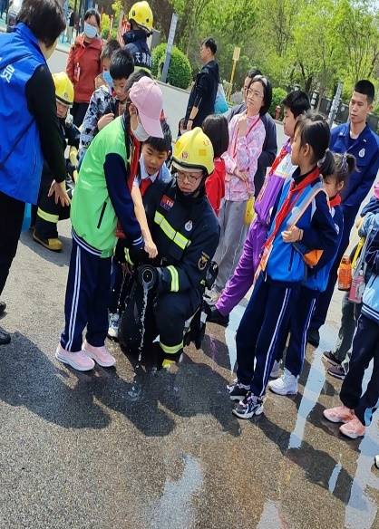"津彩假日"红领巾实践营—消防安全小记者活动系列报道六