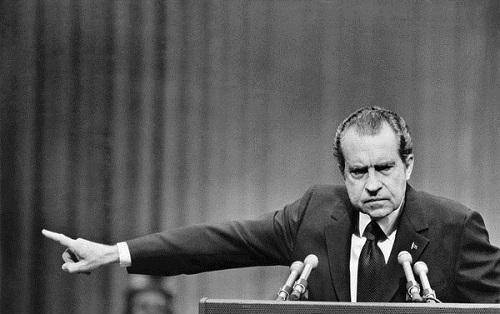 物极必反,基辛格超越极限的权力其根本来源,是总统尼克松的信任和倚重