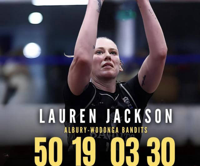 作为曾经女篮超级中锋的杰克逊,在wnba有着不可撼动的地位,领导