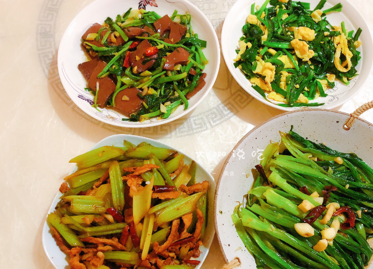 三口人的家常午餐,2荤2素20元搞定,上桌被扫光,老公孩子吃嗨了_道菜