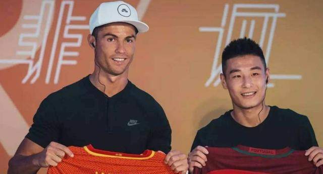 c罗与武磊第二名:泰格伍兹,高尔夫运动员,福布斯最新资产:26.6亿美元!