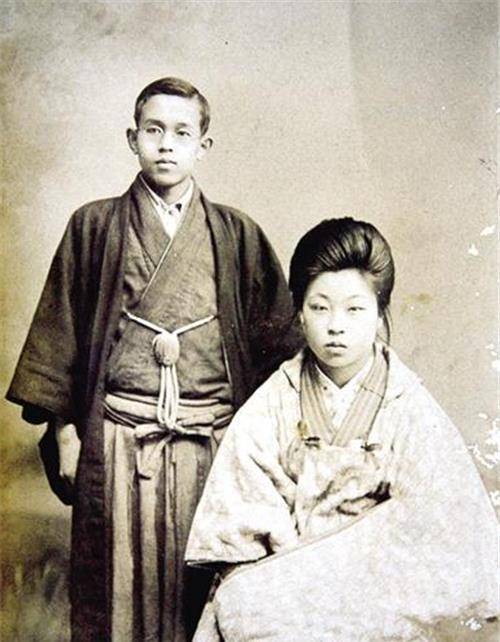 她15岁嫁人,婚后生下三男一女,婆婆80大寿时丈夫却带将新欢带回