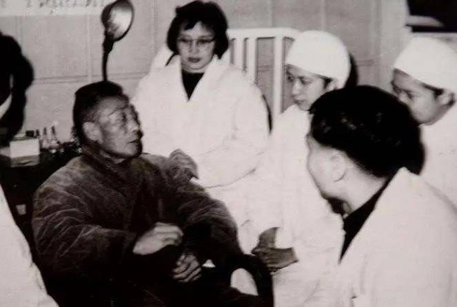 1970年,吴咏湘去世,他立下遗嘱,把存下来的钱都交党费,还被进行了遗体