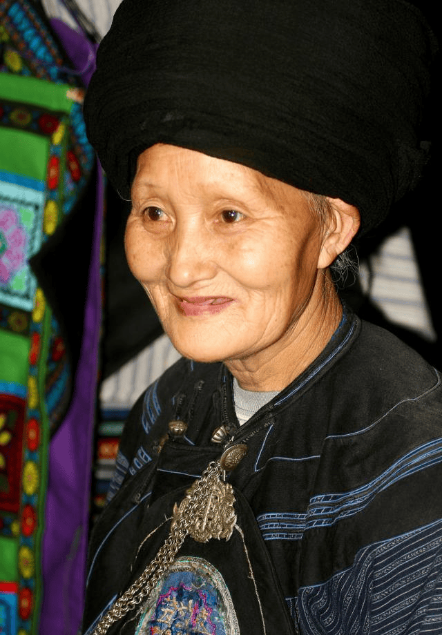 自愿下嫁土匪,90岁时的容貌依旧令人惊艳_张平_杨炳_湘西