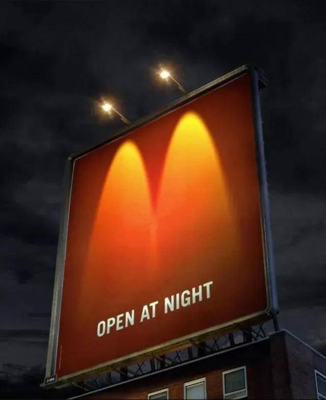 下方附有"open at night"(夜间开放)的标语,简单但又很灵性.