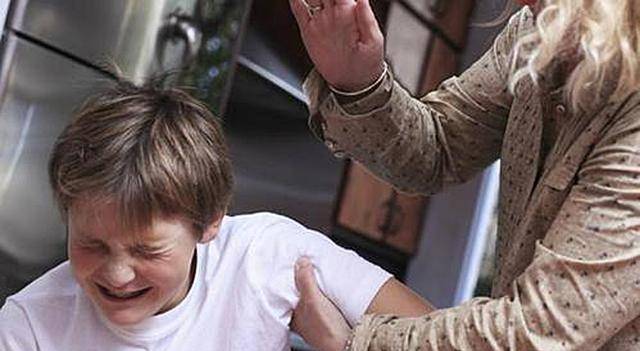 复旦教授钱文忠:不要对孩子让步,该揍的还要揍!