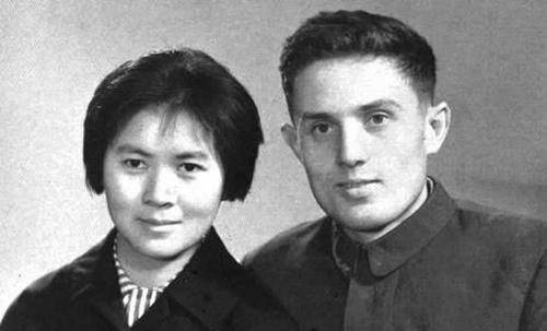 1961年,出发去新疆的那一天,赵秀珍含泪给李忆祖包了他爱吃的饺子
