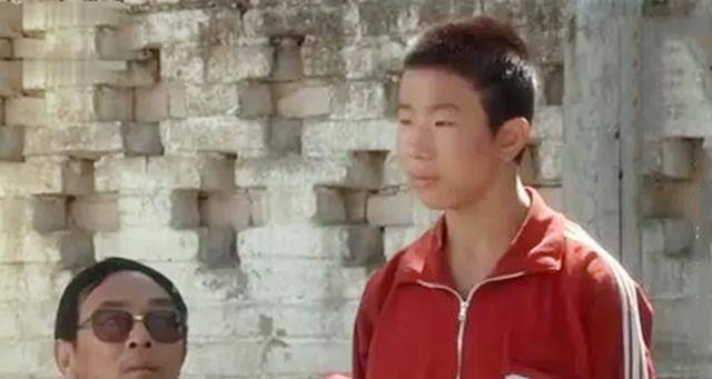 21年前,因"背起爸爸上学"感动中国的李勇,如今生活如何?