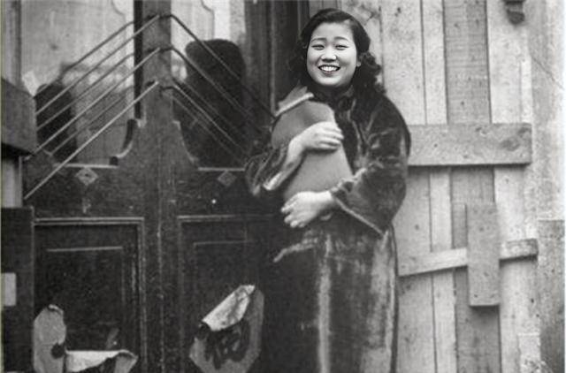 东北一妇女回忆:"卖大炕"女子"工作"时,丈夫抱孩子在外等候