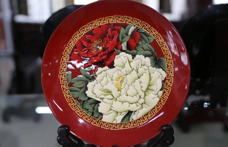 扬州螺钿作品中华漆器历史悠久,早在新石器时代就已经出现,早在秦汉