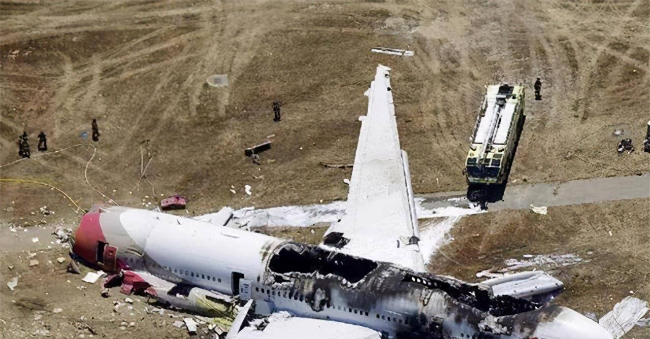 1996年的埃航961空难:给救生衣充气后,为何仅50人获救?