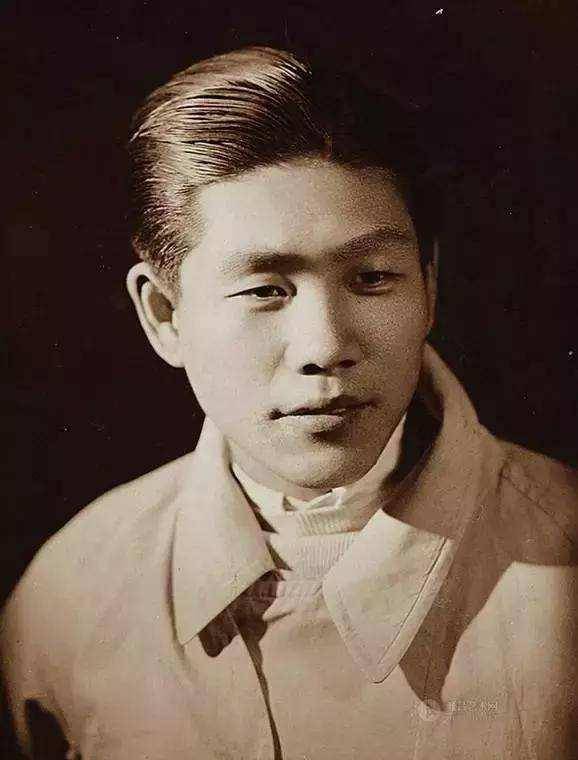 在武汉,她认识了端木蕻良.