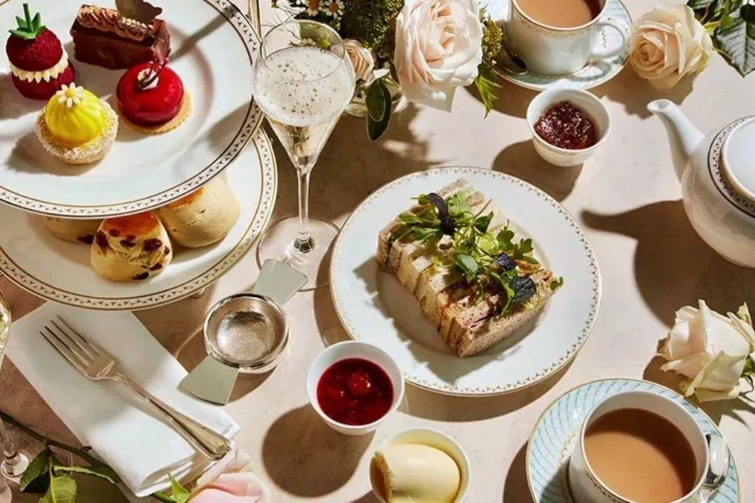 伦敦:向你发出一封繁花派对邀请函