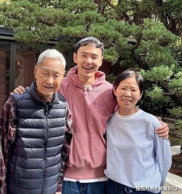 阮经天母亲去世,暂停所有一切的工作,悲痛中的成长与重生_人生_父亲