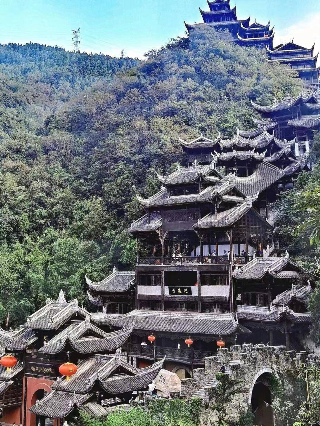 重庆网红景点介绍,重庆解放碑周边路线推荐 跟团游费用