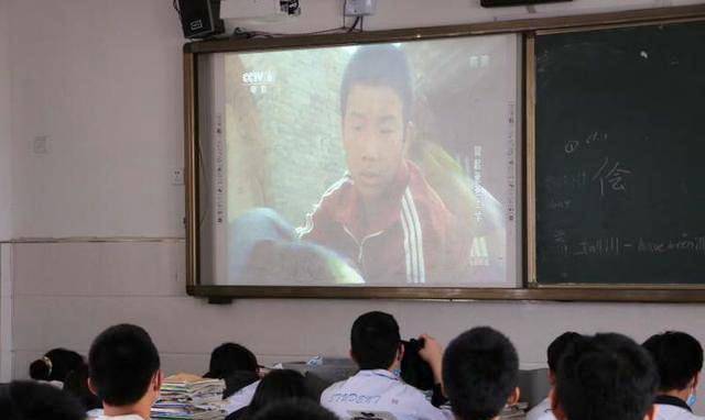 21年前,因"背起爸爸上学"感动中国的李勇,如今生活如何?