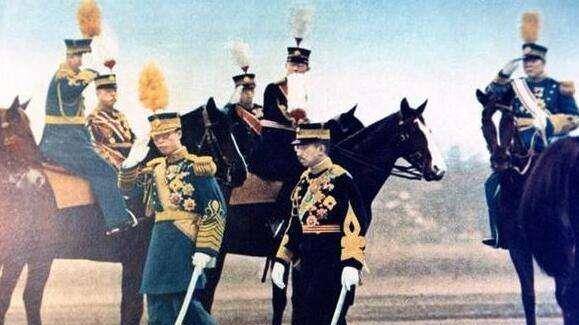 麦克阿瑟问裕仁天皇,你为何不切腹?裕仁天皇淡定地说了4个字