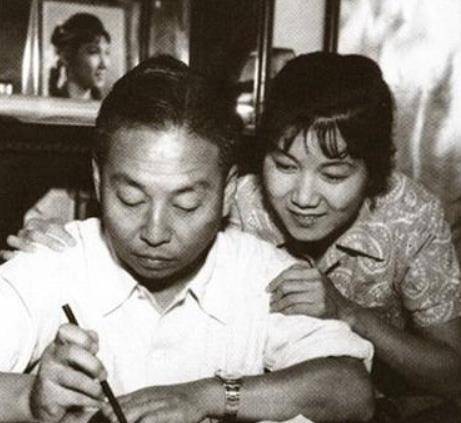 她是共和国第一美女,却受断腿之辱,今天是个沉痛的日子