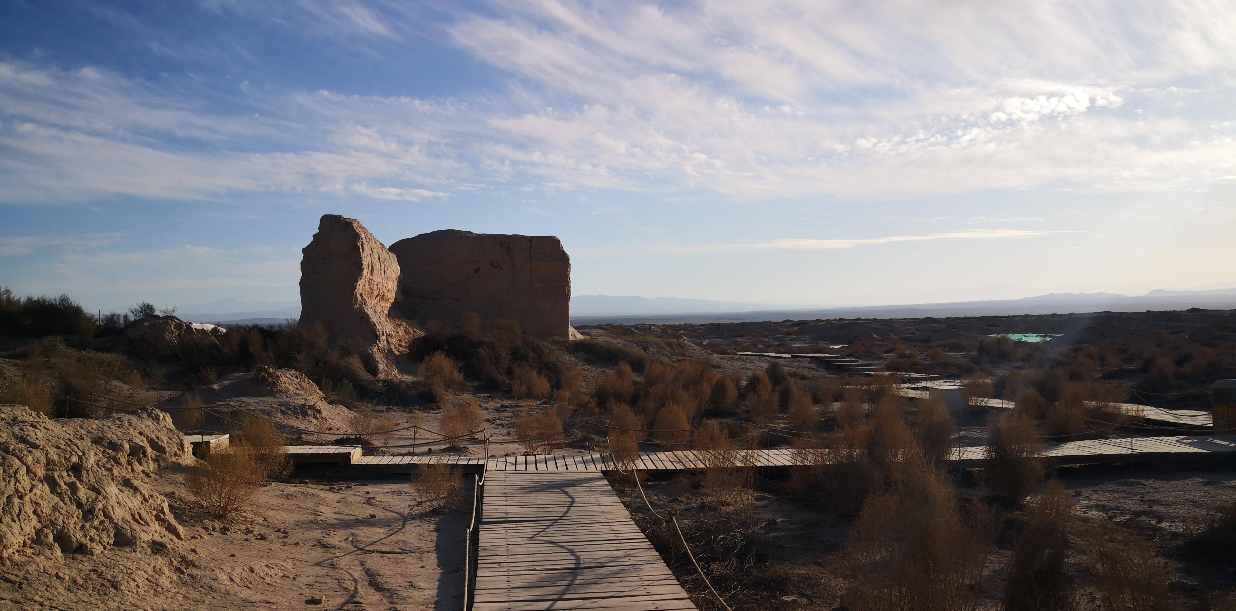 又于公元621年设立瓜州,此时锁阳城最为繁华,是河西走廊中肃州(酒泉)