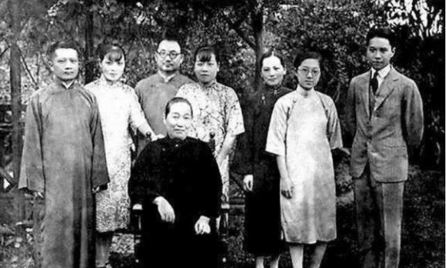 2个第一个夫人,还有一个富甲天下,这个母亲有多厉害