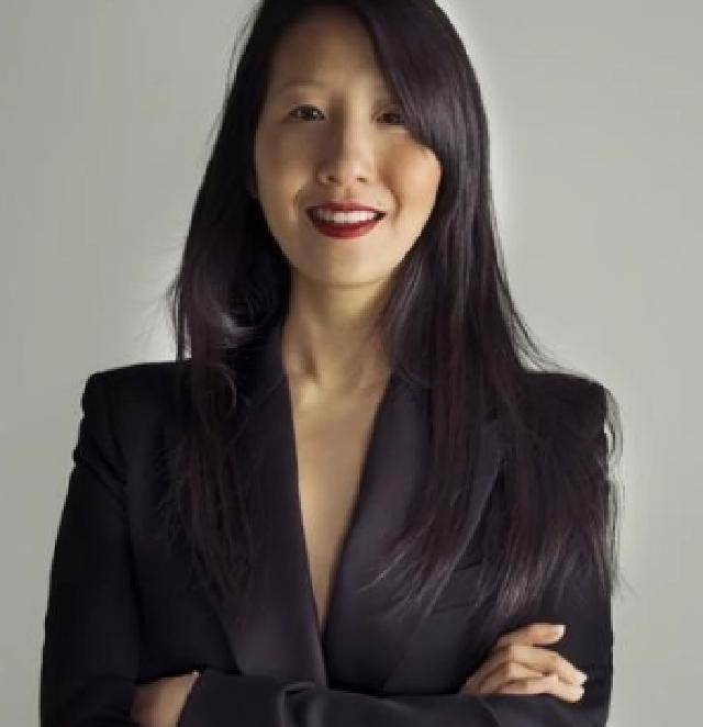 弟弟分到5千亿家产,她却只分到8亿,拥有大长腿却还嫁不出去!