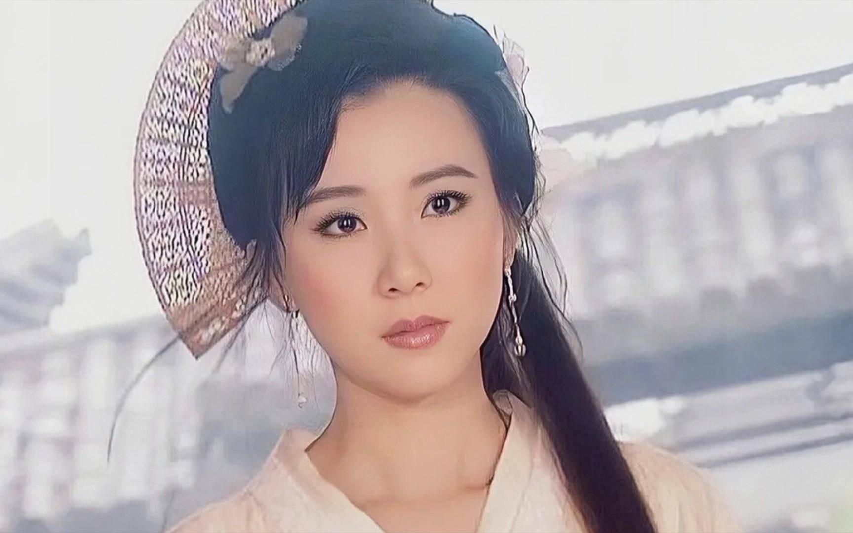 其实《小李飞刀》里面美女很多,俞飞鸿贾静雯范冰冰随便拿一个出来都