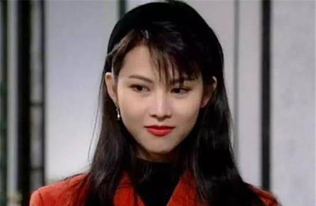 感情生活精彩纷呈,让不少男人羡慕妒忌恨_李嘉欣_关之琳_蔡少芬